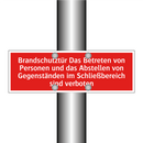 Brandschutztür Das Betreten von Personen und das Abstellen von Gegenständen im Schließbereich sind verboten