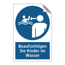 Beaufsichtigen Sie Kinder im Wasser