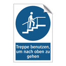 Treppe benutzen, um nach oben zu gehen