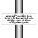 Verbot der Verwendung dieses Geräts in der Badewanne, Dusche oder über einem mit Wasser gefüllten Waschbecken