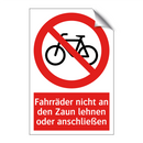 Fahrräder nicht an den Zaun lehnen oder anschließen