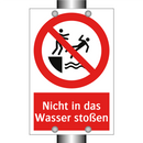 Nicht in das Wasser stoßen