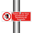 Halten Sie die Türen geschlossen auf Anordnung der Feuerwehr