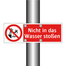 Nicht in das Wasser stoßen