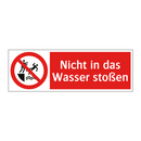 Nicht in das Wasser stoßen