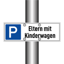 Eltern mit Kinderwagen