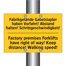 Fabrikgelände Gabelstapler haben /.../ - Factory premises Forklifts have /.../