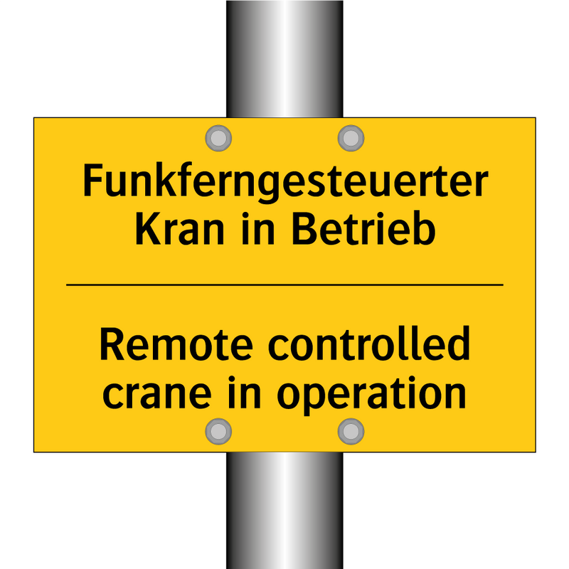 Funkferngesteuerter Kran in Betrieb/.../ - Remote controlled crane in operation/.../