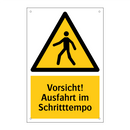 Vorsicht! Ausfahrt im Schritttempo