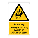 Warnung Handquetschung zwischen Abkantpresse